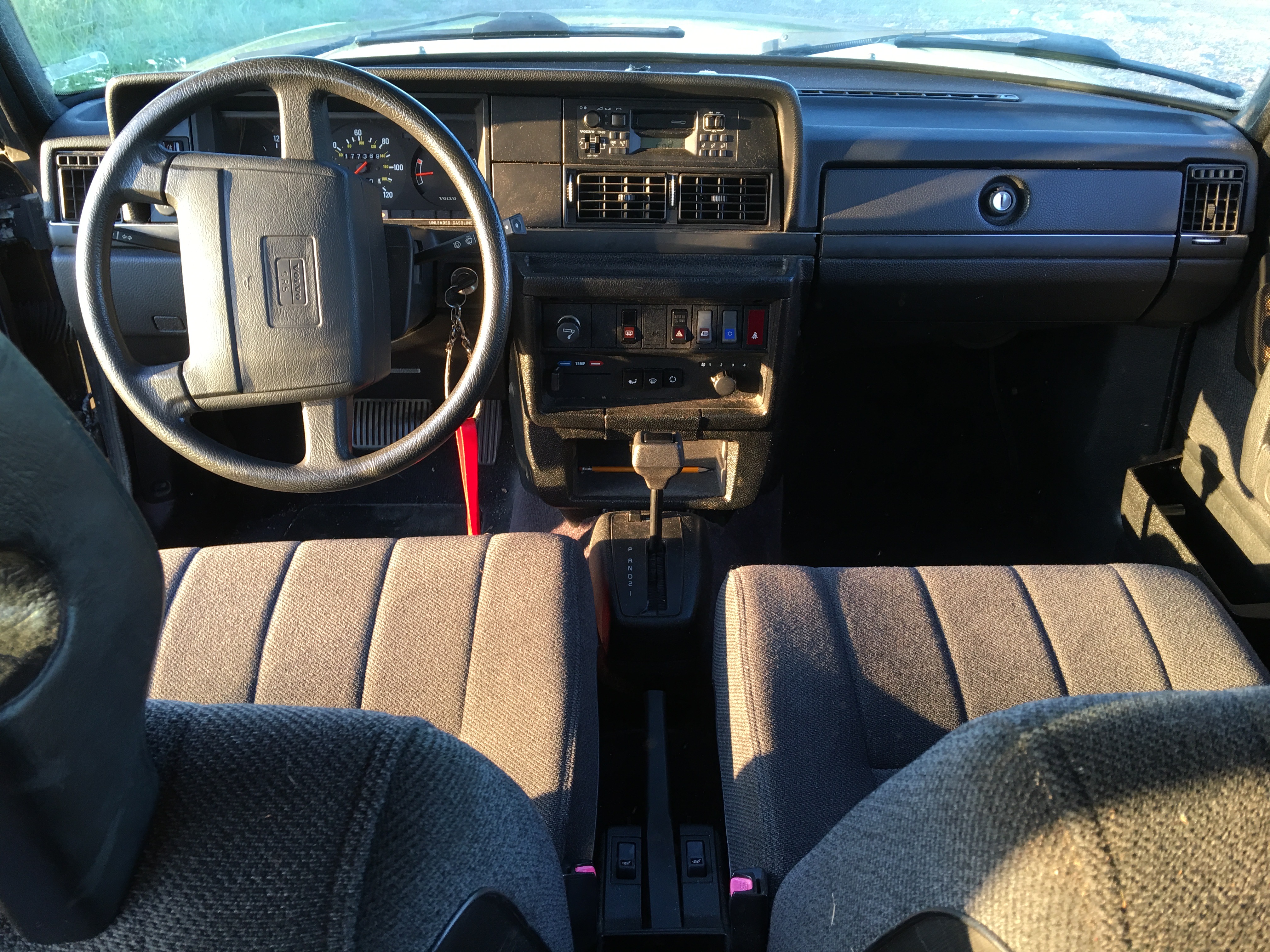 1993 Volvo 240 Wagon – 2.3L B230F Inline-Four, 4-Speed Automatic, Long-Term Original-Owner Car — photo 23
